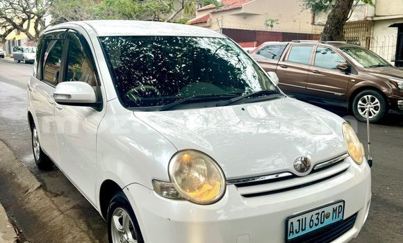 Comprar Novo Toyota Sienta Branco Carro em Maputo em Maputo
