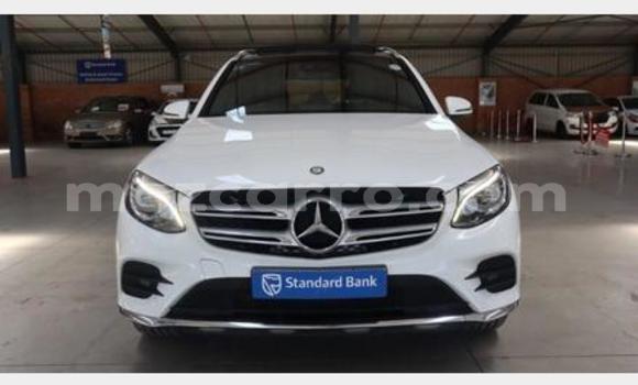 Comprar Usado Mercedes-Benz GLC 250D Branco Carro em Maputo em Maputo Comprar Usado Mercedes-Benz GLC 250D Branco Carro em Maputo em Maputo