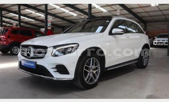 Comprar Usado Mercedes-Benz GLC 250D Branco Carro em Maputo em Maputo Comprar Usado Mercedes-Benz GLC 250D Branco Carro em Maputo em Maputo