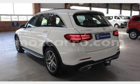 Comprar Usado Mercedes-Benz GLC 250D Branco Carro em Maputo em Maputo Comprar Usado Mercedes-Benz GLC 250D Branco Carro em Maputo em Maputo