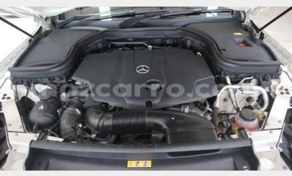 Comprar Usado Mercedes-Benz GLC 250D Branco Carro em Maputo em Maputo Comprar Usado Mercedes-Benz GLC 250D Branco Carro em Maputo em Maputo