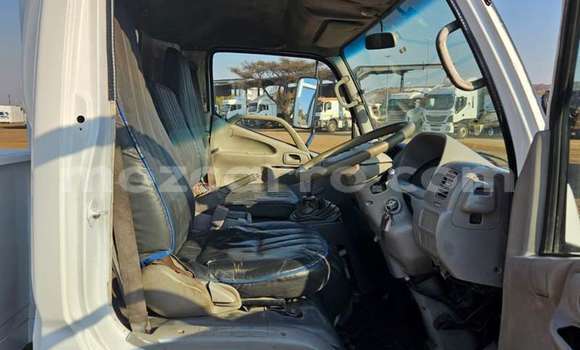 Comprar Usado Toyota Dyna Branco Caminhão em Maputo em Maputo Comprar Usado Toyota Dyna Branco Caminhão em Maputo em Maputo