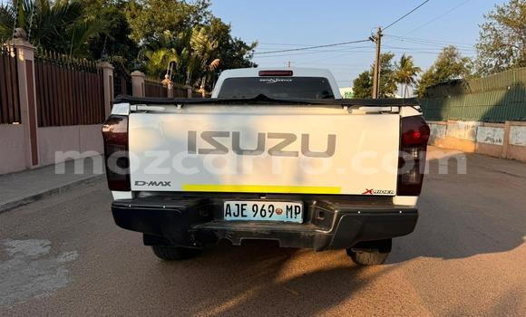 Buy Used Isuzu D-MAX White Car in Maputo in Maputo Buy Used Isuzu D-MAX White Car in Maputo in Maputo