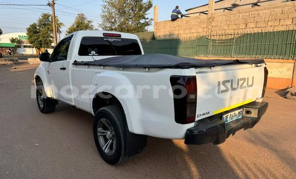 Buy Used Isuzu D-MAX White Car in Maputo in Maputo Buy Used Isuzu D-MAX White Car in Maputo in Maputo