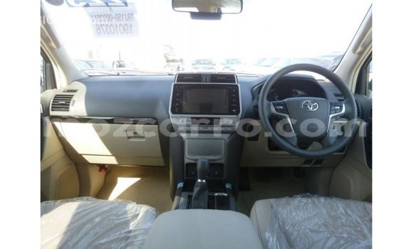 Nunua Imported Toyota Prado Nyeusi Gari ndani ya Import - Dubai nchini Cabo Delgado Nunua Imported Toyota Prado Nyeusi Gari ndani ya Import - Dubai nchini Cabo Delgado
