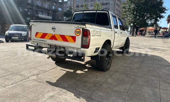 Nunua Ilio tumika Nissan Hardbody Nyeupe Gari ndani ya Maputo nchini Maputo Nunua Ilio tumika Nissan Hardbody Nyeupe Gari ndani ya Maputo nchini Maputo