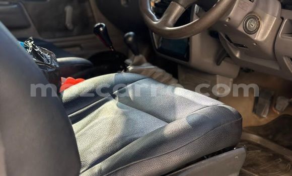 Nunua Ilio tumika Nissan Hardbody Nyeupe Gari ndani ya Maputo nchini Maputo Nunua Ilio tumika Nissan Hardbody Nyeupe Gari ndani ya Maputo nchini Maputo