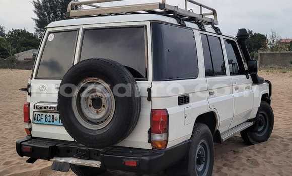 Comprar Usado Toyota Land Cruiser Branco Carro em Maputo em Maputo Comprar Usado Toyota Land Cruiser Branco Carro em Maputo em Maputo