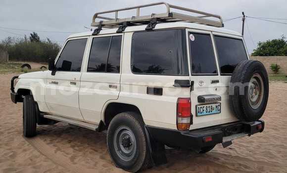 Comprar Usado Toyota Land Cruiser Branco Carro em Maputo em Maputo Comprar Usado Toyota Land Cruiser Branco Carro em Maputo em Maputo