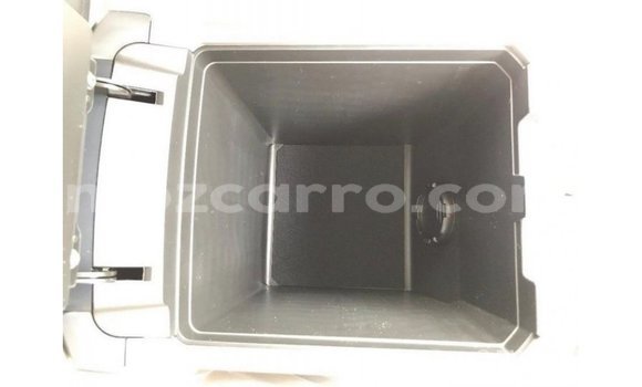 Nunua Imported Toyota Prado Nyeusi Gari ndani ya Import - Dubai nchini Cabo Delgado Nunua Imported Toyota Prado Nyeusi Gari ndani ya Import - Dubai nchini Cabo Delgado
