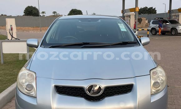 Comprar Usado Toyota Auris Azul Carro em Maputo em Maputo