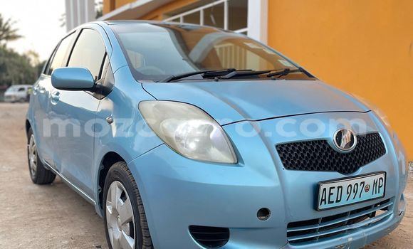 Comprar Usado Toyota Vitz Azul Carro em Maputo em Maputo