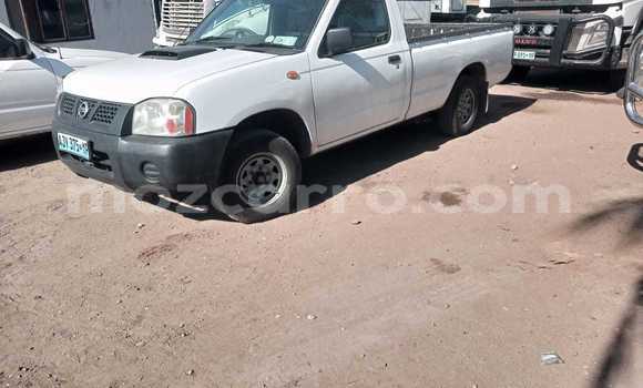 Comprar Usado Nissan Hardbody Branco Carro em Maputo em Maputo Comprar Usado Nissan Hardbody Branco Carro em Maputo em Maputo