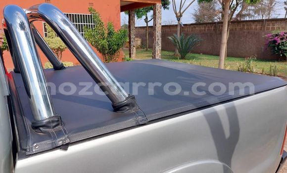 Comprar Usado Toyota Hilux Prata Carro em Maputo em Maputo Comprar Usado Toyota Hilux Prata Carro em Maputo em Maputo
