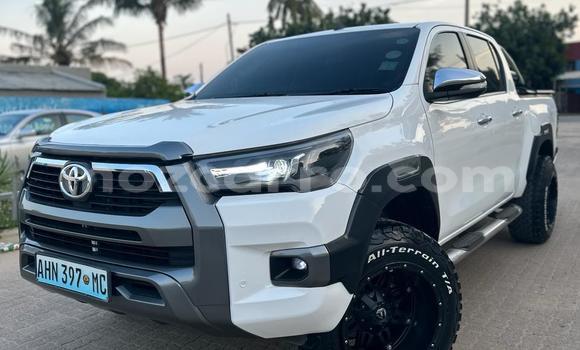 Comprar Usado Toyota Hiluxe Revo Branco Carro em Maputo em Maputo Comprar Usado Toyota Hiluxe Revo Branco Carro em Maputo em Maputo