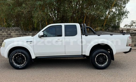 Nunua Ilio tumika Ford Ranger Nyeupe Gari ndani ya Maputo nchini Maputo