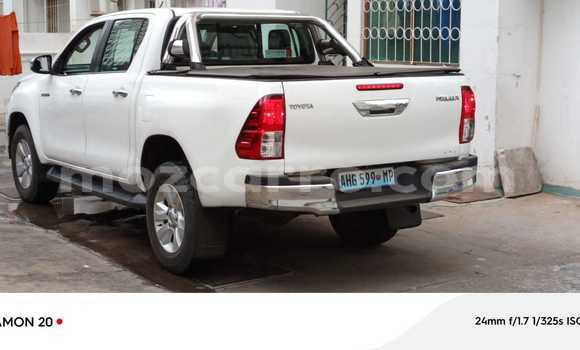 Buy Used Toyota Hilux White Car in Maputo in Maputo Buy Used Toyota Hilux White Car in Maputo in Maputo