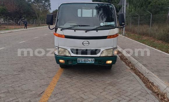 Nunua Ilio tumika Toyota Dyna Nyeupe Gari ndani ya Maputo nchini Maputo Nunua Ilio tumika Toyota Dyna Nyeupe Gari ndani ya Maputo nchini Maputo