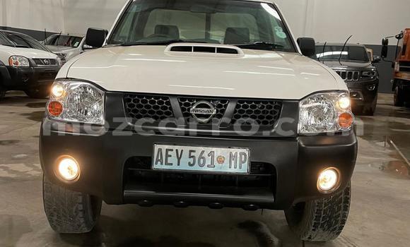 Buy Used Nissan Hardbody White Car in Maputo in Maputo