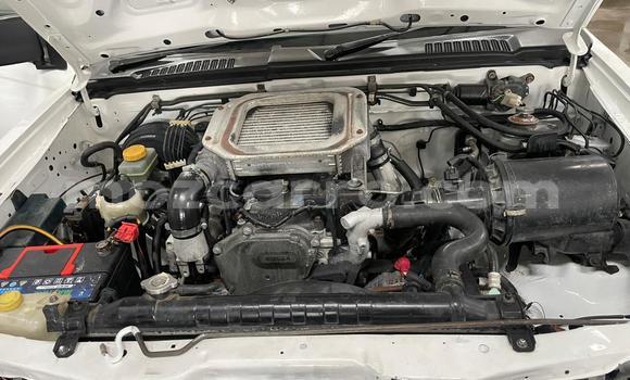 Buy Used Nissan Hardbody White Car in Maputo in Maputo Buy Used Nissan Hardbody White Car in Maputo in Maputo