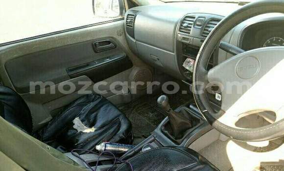 Comprar Usado Isuzu KB Branco Carro em Maputo em Maputo Comprar Usado Isuzu KB Branco Carro em Maputo em Maputo