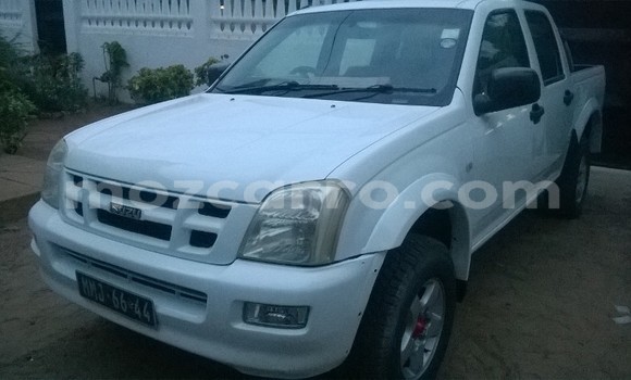 Comprar Usado Isuzu KB Branco Carro em Maputo em Maputo Comprar Usado Isuzu KB Branco Carro em Maputo em Maputo