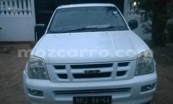 Comprar Usado Isuzu KB Branco Carro em Maputo em Maputo Comprar Usado Isuzu KB Branco Carro em Maputo em Maputo