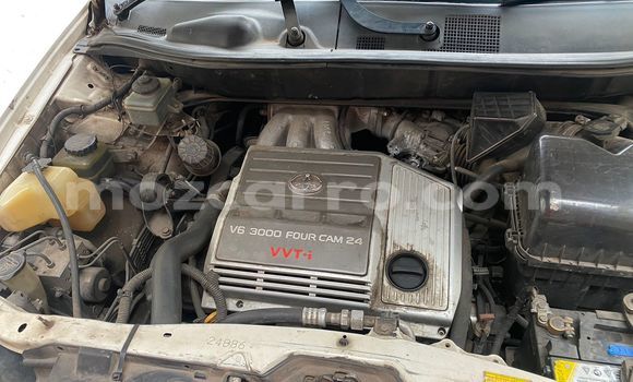 Nunua Ilio tumika Toyota Harrier Nyeupe Gari ndani ya Maputo nchini Maputo Nunua Ilio tumika Toyota Harrier Nyeupe Gari ndani ya Maputo nchini Maputo