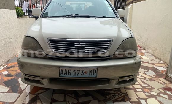 Nunua Ilio tumika Toyota Harrier Nyeupe Gari ndani ya Maputo nchini Maputo Nunua Ilio tumika Toyota Harrier Nyeupe Gari ndani ya Maputo nchini Maputo