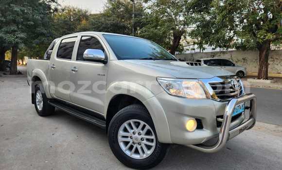 Comprar Novo Toyota Hilux Bege Carro em Maputo em Maputo