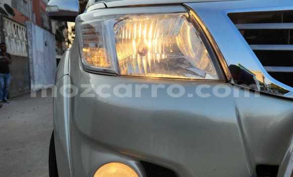 Comprar Novo Toyota Hilux Bege Carro em Maputo em Maputo Comprar Novo Toyota Hilux Bege Carro em Maputo em Maputo