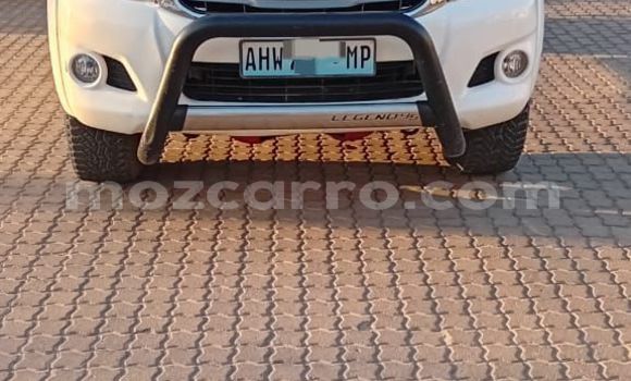 Buy Used Toyota Hilux White Car in Maputo in Maputo Buy Used Toyota Hilux White Car in Maputo in Maputo