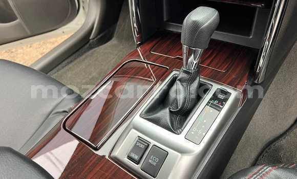 Comprar Usado Toyota Mark X Branco Carro em Maputo em Maputo Comprar Usado Toyota Mark X Branco Carro em Maputo em Maputo