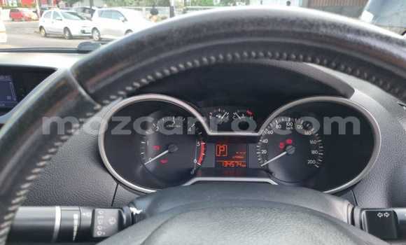 Comprar Usado Mazda BT-50 Branco Carro em Maputo em Maputo Comprar Usado Mazda BT-50 Branco Carro em Maputo em Maputo