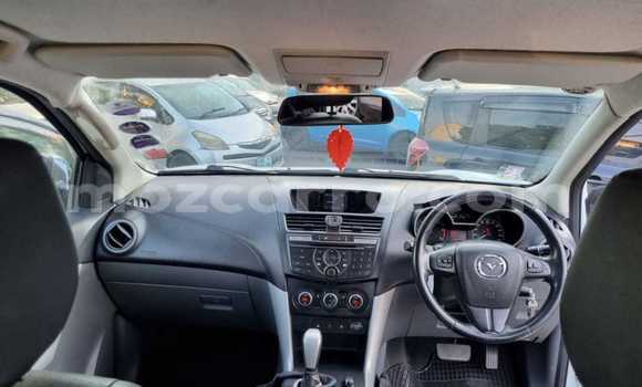 Comprar Usado Mazda BT-50 Branco Carro em Maputo em Maputo Comprar Usado Mazda BT-50 Branco Carro em Maputo em Maputo