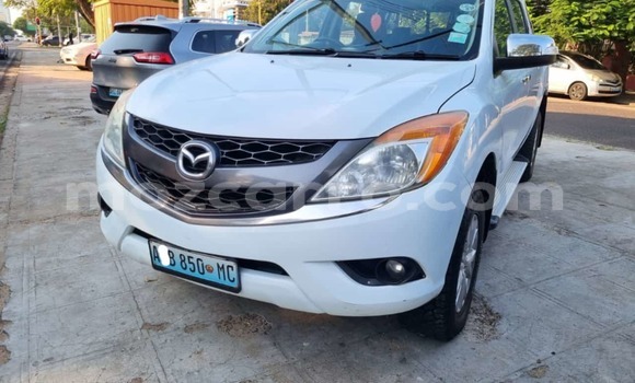 Comprar Usado Mazda BT-50 Branco Carro em Maputo em Maputo Comprar Usado Mazda BT-50 Branco Carro em Maputo em Maputo