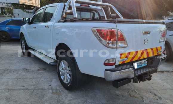 Comprar Usado Mazda BT-50 Branco Carro em Maputo em Maputo Comprar Usado Mazda BT-50 Branco Carro em Maputo em Maputo