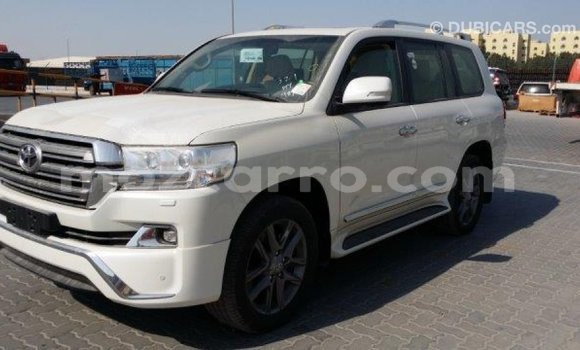 Tenga Imported Toyota Land Cruiser Chena Mota in Import - Dubai in Cabo Delgado Tenga Imported Toyota Land Cruiser Chena Mota in Import - Dubai in Cabo Delgado