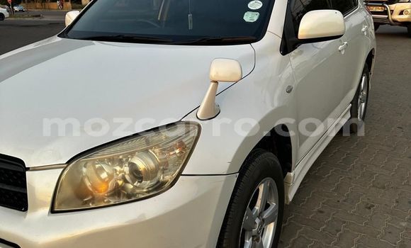 Nunua Ilio tumika Toyota RAV4 Nyeupe Gari ndani ya Maputo nchini Maputo Nunua Ilio tumika Toyota RAV4 Nyeupe Gari ndani ya Maputo nchini Maputo