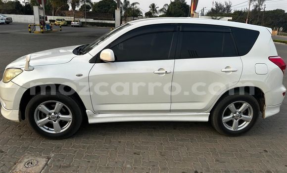 Nunua Ilio tumika Toyota RAV4 Nyeupe Gari ndani ya Maputo nchini Maputo Nunua Ilio tumika Toyota RAV4 Nyeupe Gari ndani ya Maputo nchini Maputo