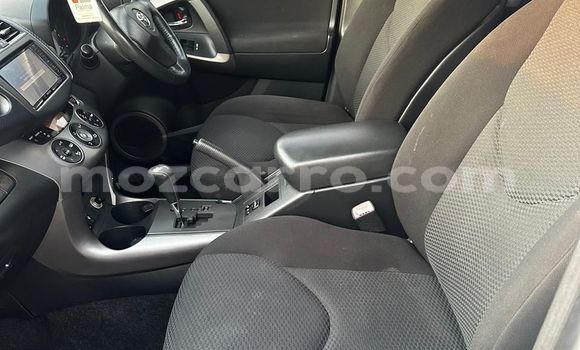 Nunua Ilio tumika Toyota RAV4 Nyeupe Gari ndani ya Maputo nchini Maputo Nunua Ilio tumika Toyota RAV4 Nyeupe Gari ndani ya Maputo nchini Maputo