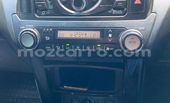Buy Used Toyota Land Cruiser Prado White Car in Maputo in Maputo Buy Used Toyota Land Cruiser Prado White Car in Maputo in Maputo