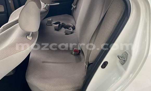 Comprar Usado Toyota Belta Branco Carro em Maputo em Maputo Comprar Usado Toyota Belta Branco Carro em Maputo em Maputo
