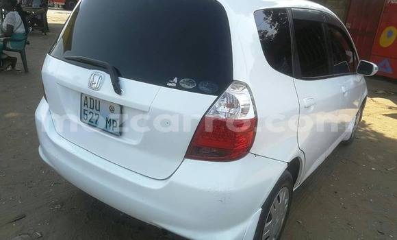 Comprar Usado Honda Fit Branco Carro em Maputo em Maputo Comprar Usado Honda Fit Branco Carro em Maputo em Maputo