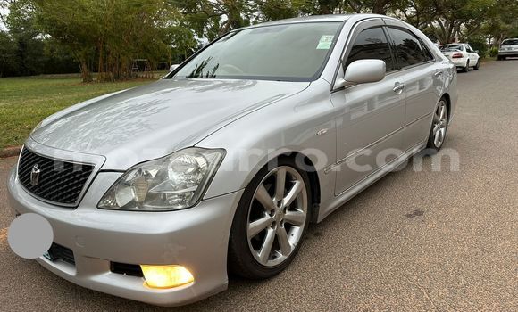 Tenga Itsva Toyota Crown Sirivha Mota in Maputo in Maputo