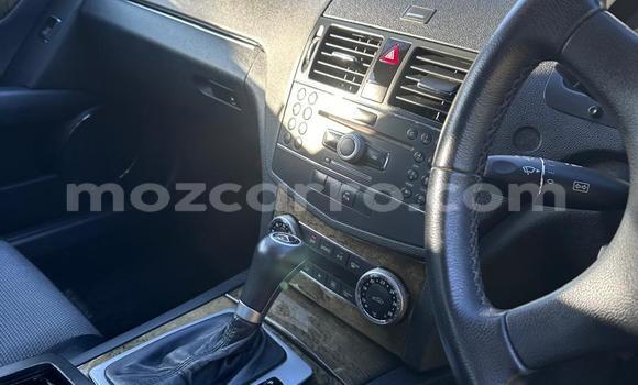 Comprar Usado Mercedes-Benz C250 coupe Bege Carro em Maputo em Maputo Comprar Usado Mercedes-Benz C250 coupe Bege Carro em Maputo em Maputo