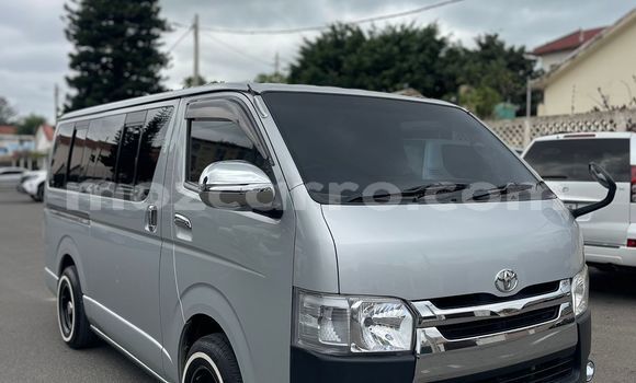 Nunua Ilio tumika Toyota Hiace Fedha Gari ndani ya Maputo nchini Maputo Nunua Ilio tumika Toyota Hiace Fedha Gari ndani ya Maputo nchini Maputo