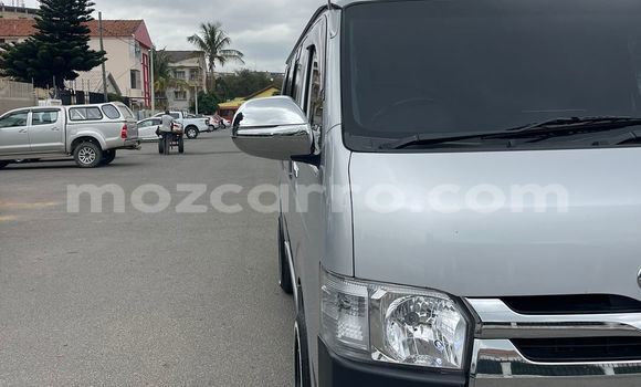 Nunua Ilio tumika Toyota Hiace Fedha Gari ndani ya Maputo nchini Maputo Nunua Ilio tumika Toyota Hiace Fedha Gari ndani ya Maputo nchini Maputo