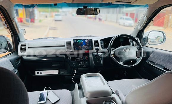 Nunua Ilio tumika Toyota Hiace Fedha Gari ndani ya Maputo nchini Maputo Nunua Ilio tumika Toyota Hiace Fedha Gari ndani ya Maputo nchini Maputo