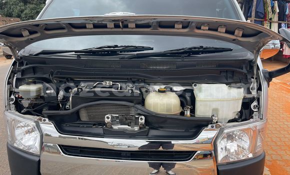 Nunua Ilio tumika Toyota Hiace Fedha Gari ndani ya Maputo nchini Maputo Nunua Ilio tumika Toyota Hiace Fedha Gari ndani ya Maputo nchini Maputo